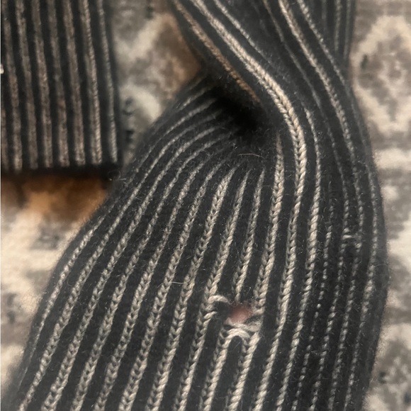 Theory Black/White vertical stripe cashmere turtleneck sweater SZ P - Picture 8 of 10